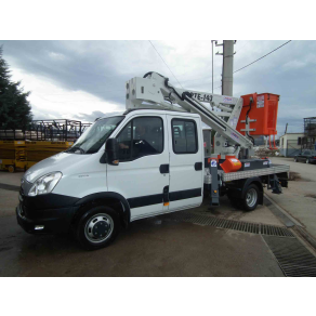 Телескопічна та зчленована платформа Paktas на транспортному засобі PTE 143